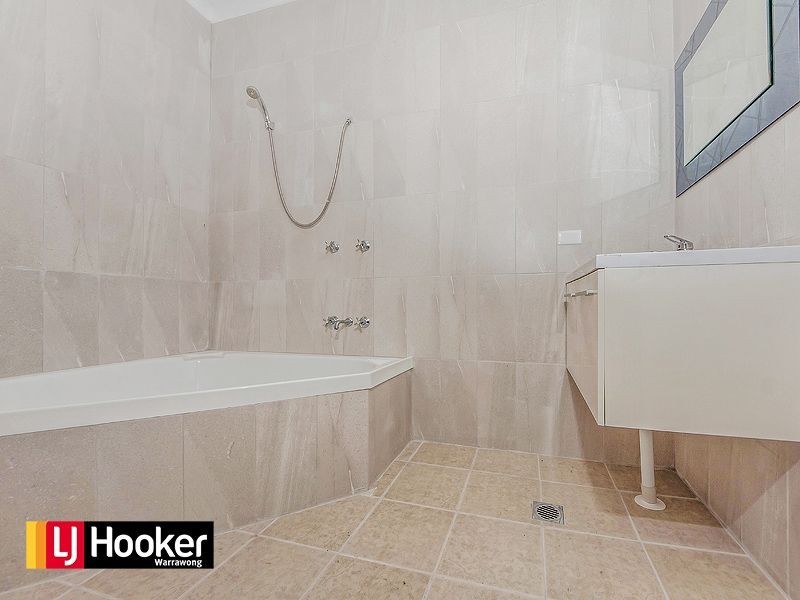 5 Mirrabooka Road, Lake Heights NSW 2502