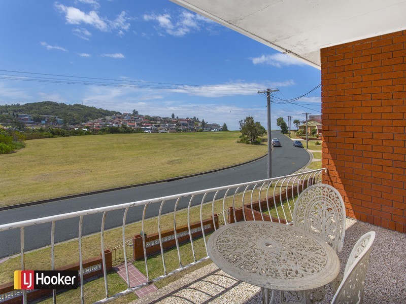 24 Tobruk Avenue, Port Kembla NSW 2505