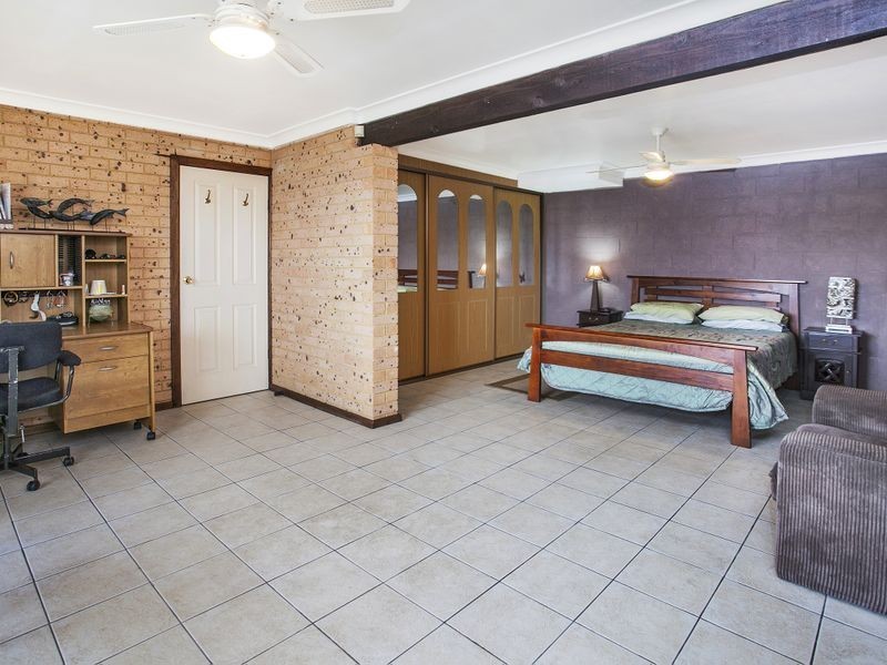 90 Hassan Street, Lake Heights NSW 2502