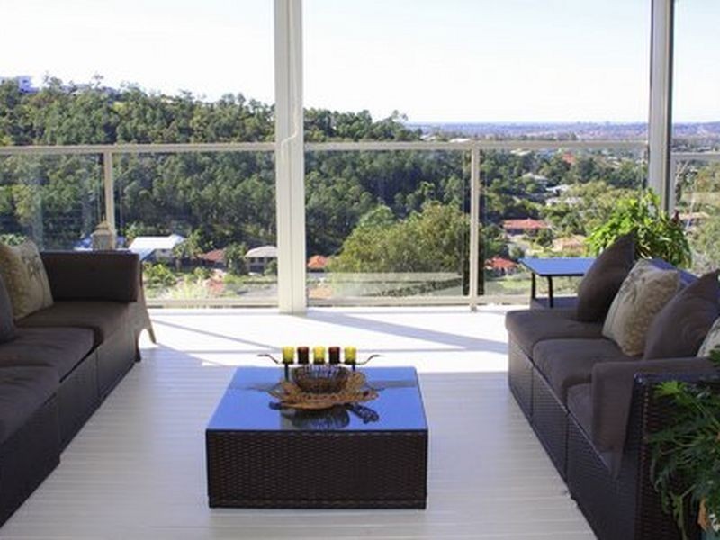 31 Salvado Drive, Pacific Pines QLD 4211