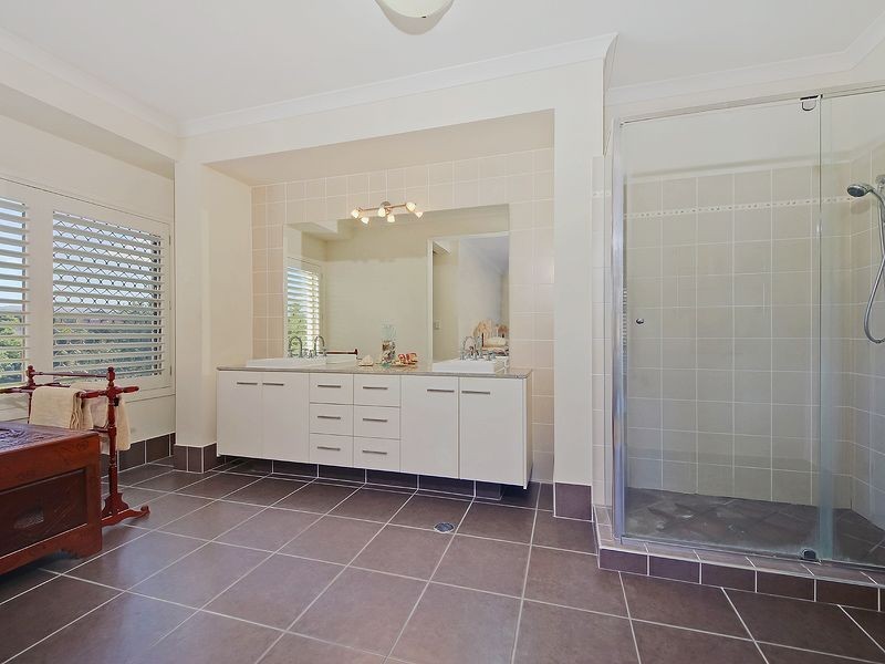 2 Minyon Court, Pacific Pines QLD 4211