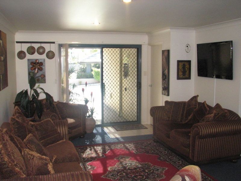 Unit 8/205 Universal Street, Oxenford QLD 4210