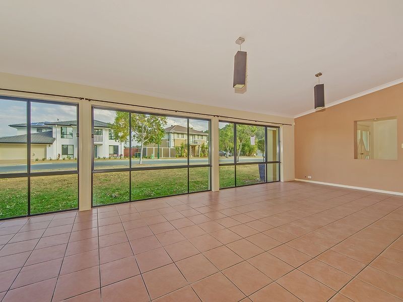 22 Maloney Crescent, Maudsland QLD 4210