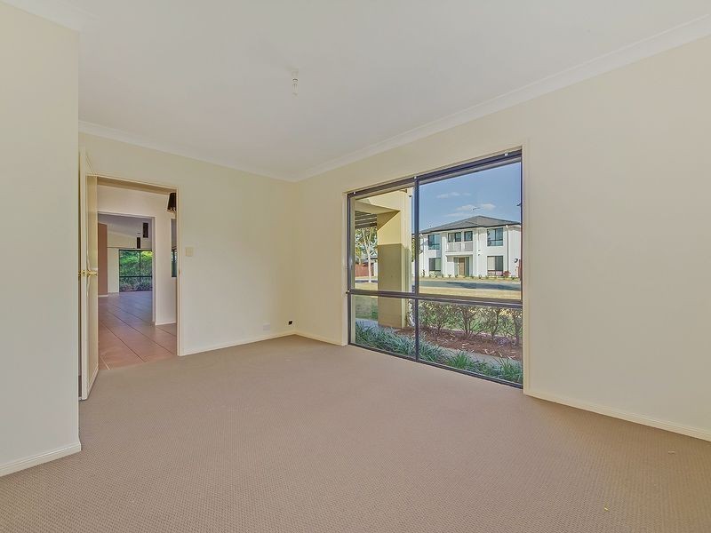 22 Maloney Crescent, Maudsland QLD 4210