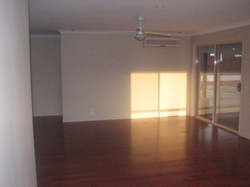 3 Laysan Crescent, Oxenford QLD 4210