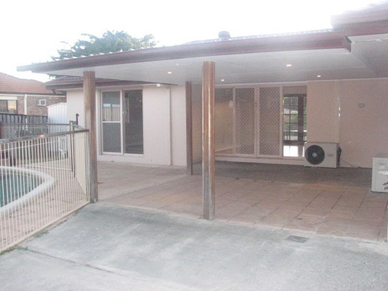 3 Laysan Crescent, Oxenford QLD 4210