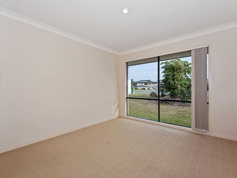 12 Wunburra Circle, Pacific Pines QLD 4211