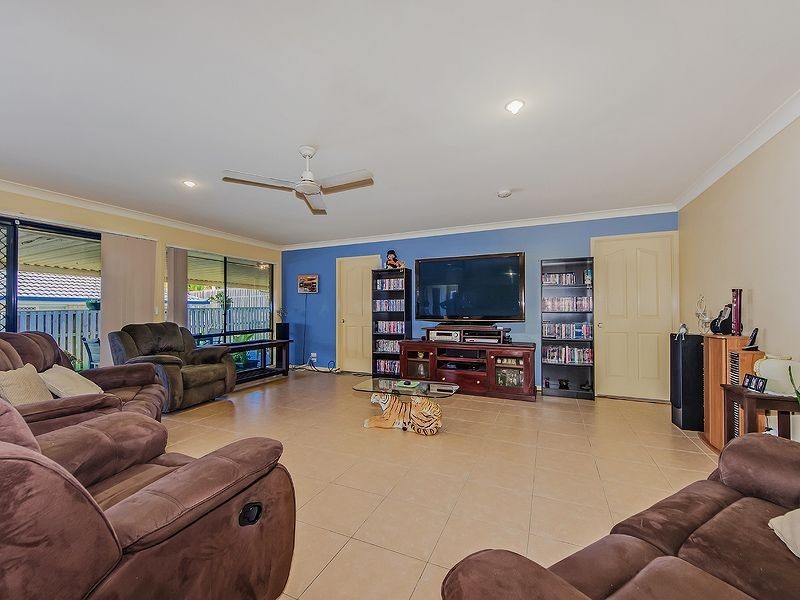 14 Arragan Court, Pacific Pines QLD 4211