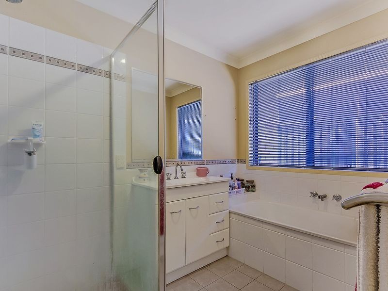 14 Arragan Court, Pacific Pines QLD 4211