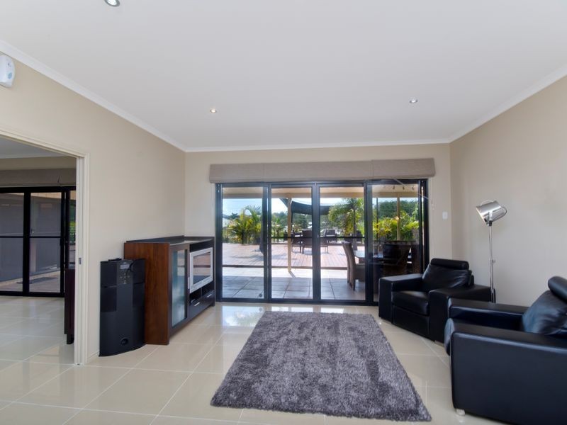 15 Ginger Rogers Road, Maudsland QLD 4210