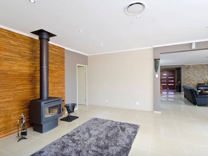 15 Ginger Rogers Road, Maudsland QLD 4210