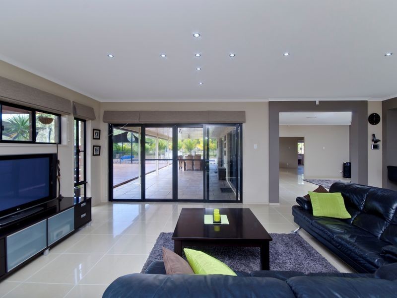 15 Ginger Rogers Road, Maudsland QLD 4210