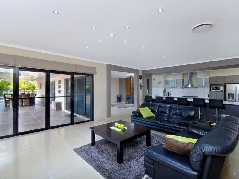 15 Ginger Rogers Road, Maudsland QLD 4210