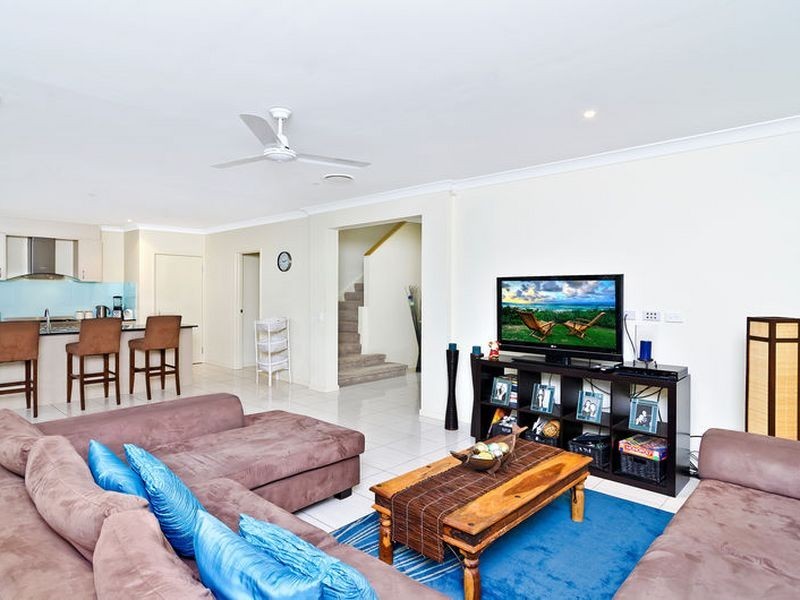 49 Barradeen Circuit, Pacific Pines QLD 4211