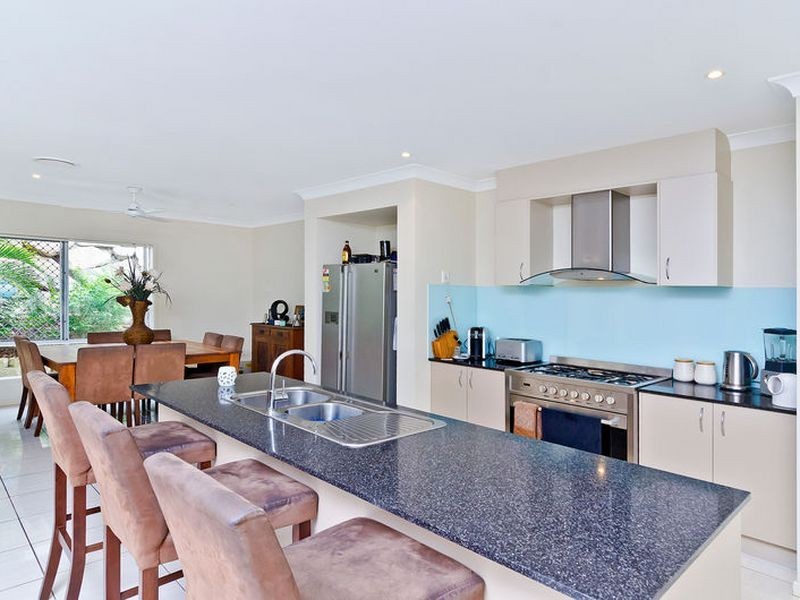 49 Barradeen Circuit, Pacific Pines QLD 4211