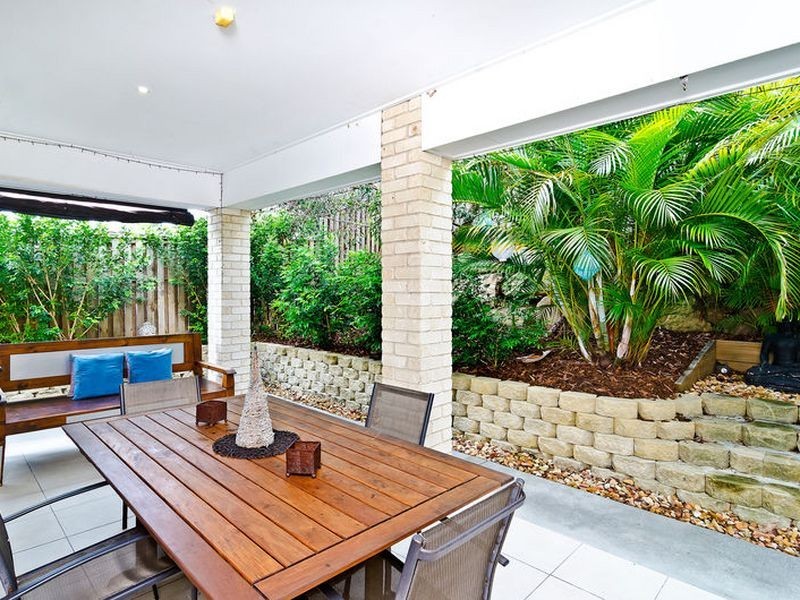 49 Barradeen Circuit, Pacific Pines QLD 4211