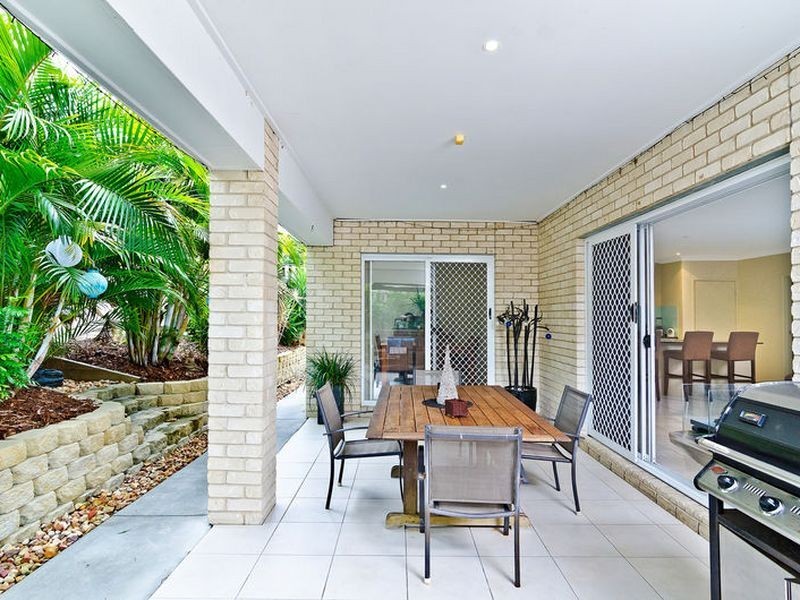 49 Barradeen Circuit, Pacific Pines QLD 4211