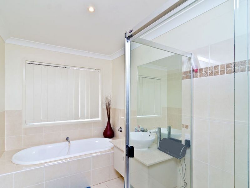 49 Barradeen Circuit, Pacific Pines QLD 4211