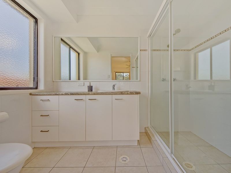 9 Howland Circuit, Pacific Pines QLD 4211