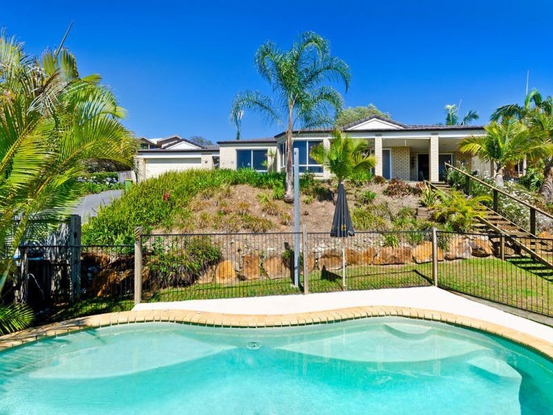 5 Gould Place, Pacific Pines QLD 4211