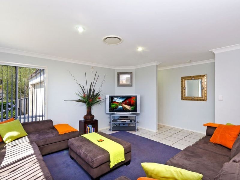 5 Gould Place, Pacific Pines QLD 4211