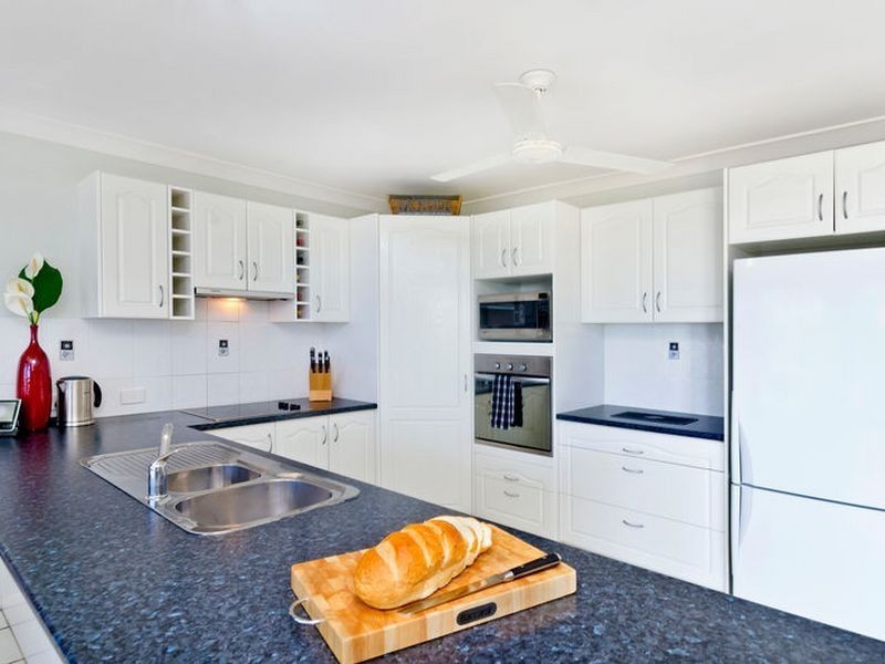 5 Gould Place, Pacific Pines QLD 4211