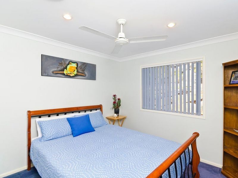 5 Gould Place, Pacific Pines QLD 4211