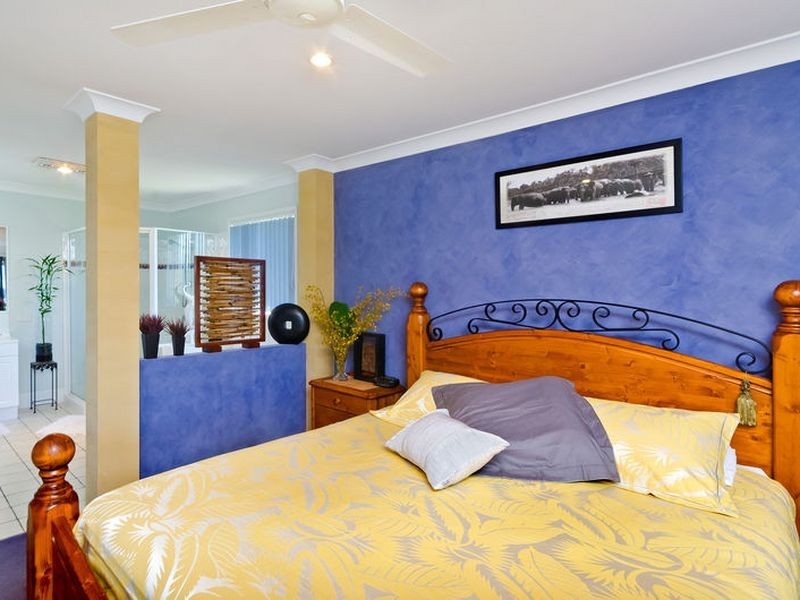 5 Gould Place, Pacific Pines QLD 4211