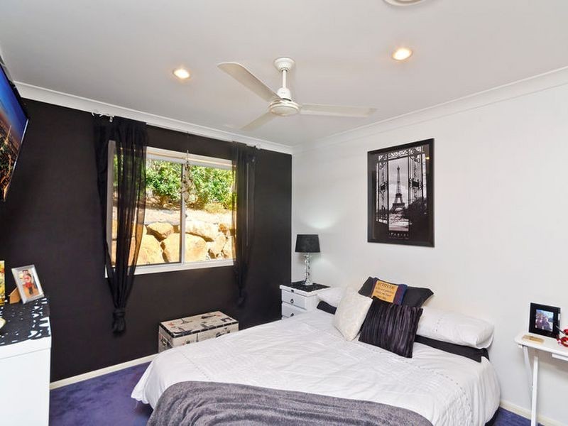 5 Gould Place, Pacific Pines QLD 4211