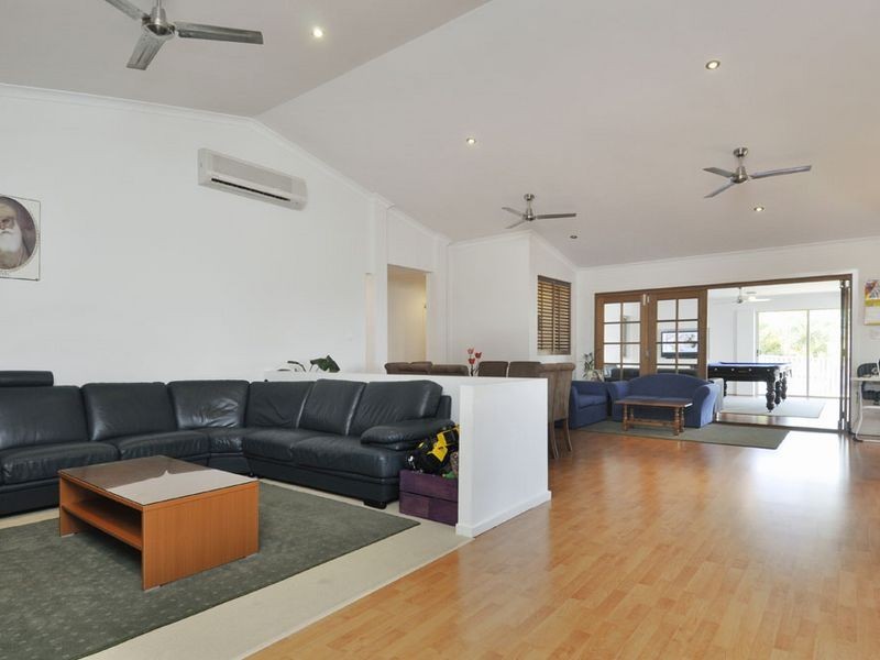 54 Hillary Circuit, Pacific Pines QLD 4211
