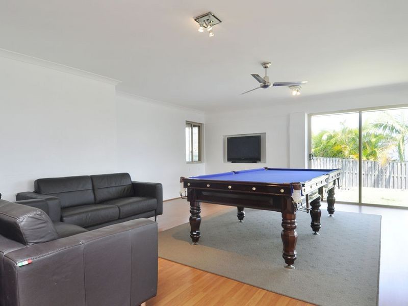 54 Hillary Circuit, Pacific Pines QLD 4211