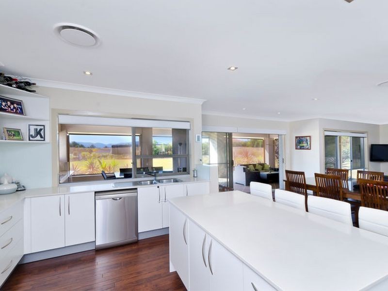 14 Ginger Rogers Road, Maudsland QLD 4210