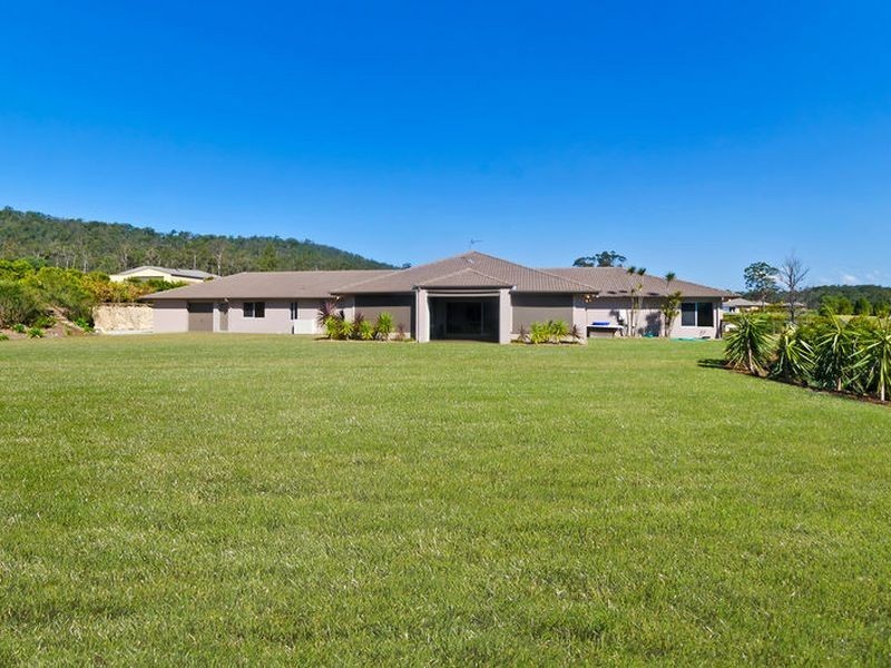 14 Ginger Rogers Road, Maudsland QLD 4210