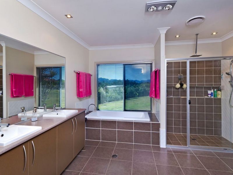 14 Ginger Rogers Road, Maudsland QLD 4210