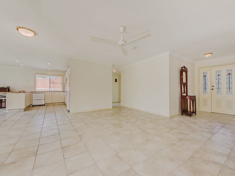7 Antipodes Close, Pacific Pines QLD 4211