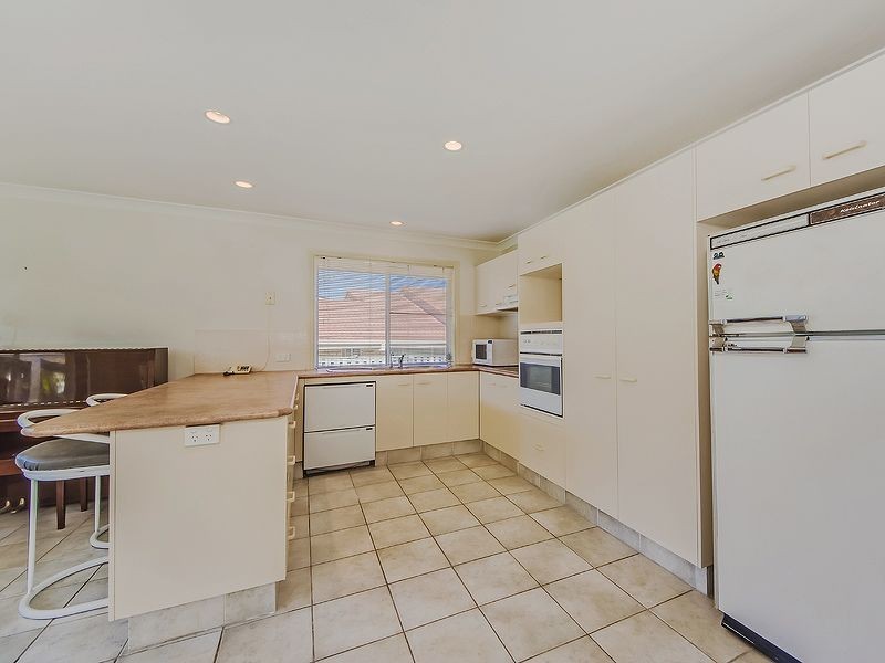 7 Antipodes Close, Pacific Pines QLD 4211