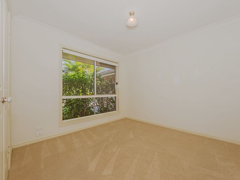 7 Antipodes Close, Pacific Pines QLD 4211