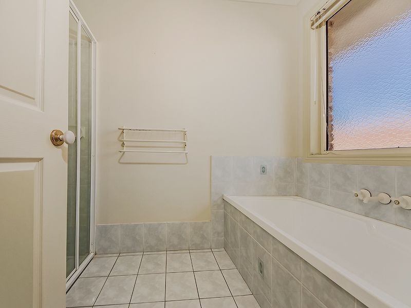 7 Antipodes Close, Pacific Pines QLD 4211