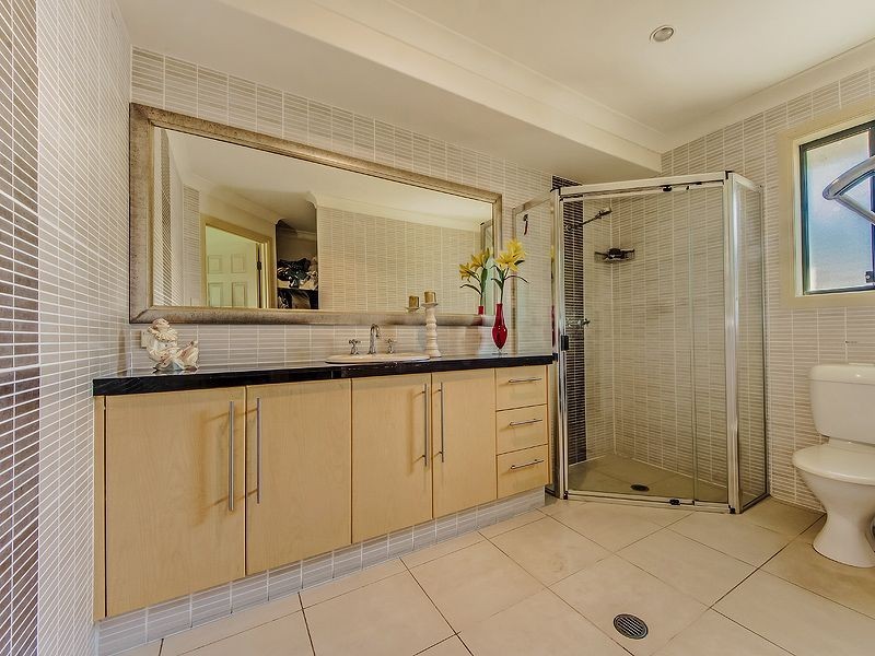 10 Roberts Drive, Maudsland QLD 4210