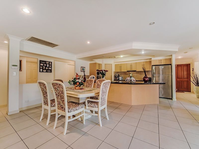 10 Roberts Drive, Maudsland QLD 4210