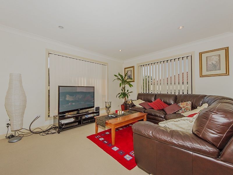 10 Roberts Drive, Maudsland QLD 4210