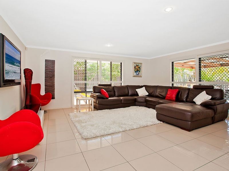 7 Granya Court, Pacific Pines QLD 4211