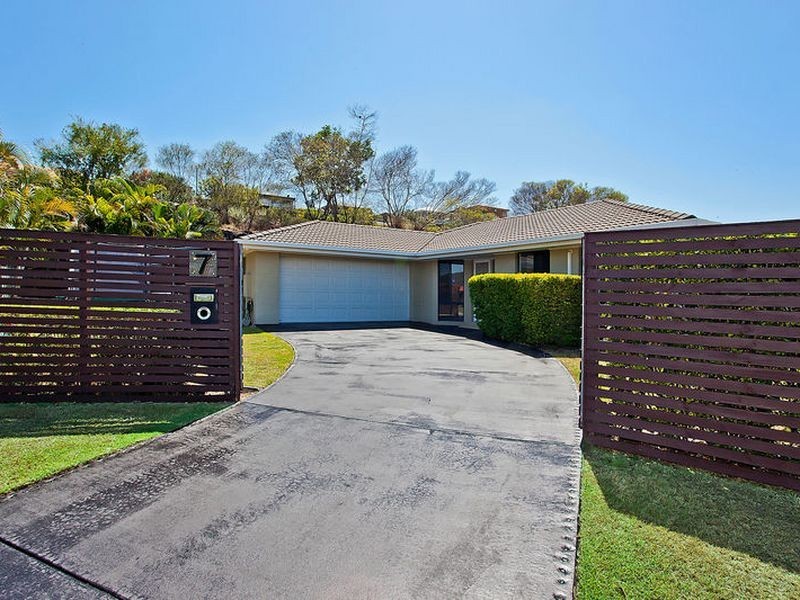 7 Granya Court, Pacific Pines QLD 4211