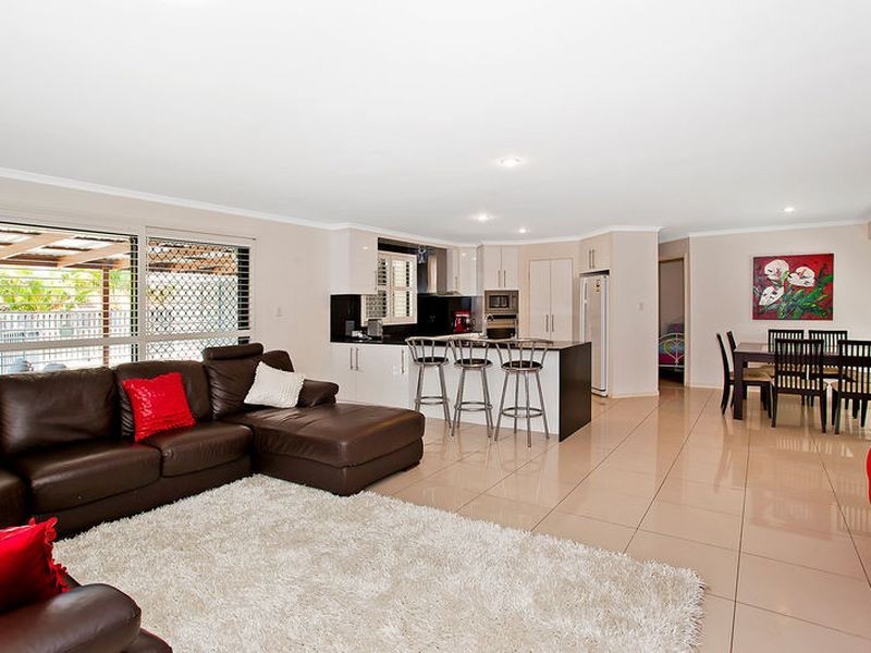 7 Granya Court, Pacific Pines QLD 4211