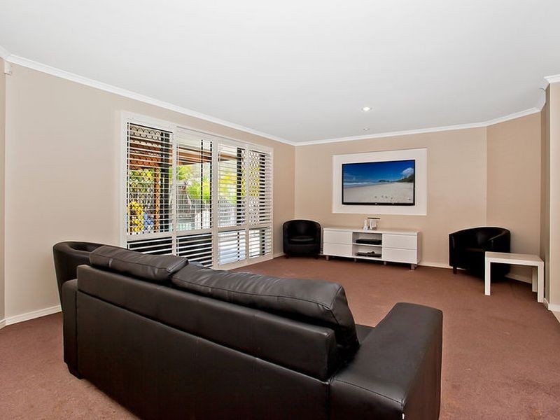 7 Granya Court, Pacific Pines QLD 4211