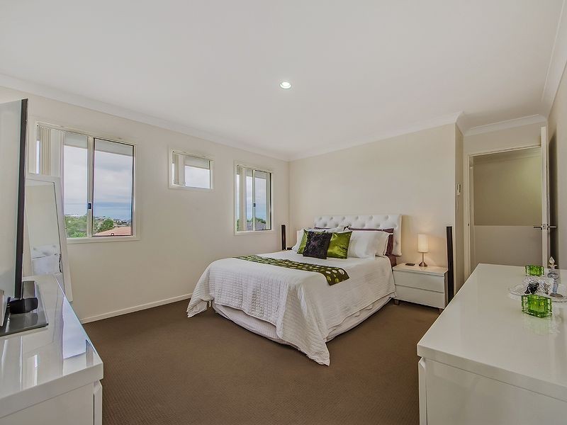 1/50 Lawley Crescent, Pacific Pines QLD 4211