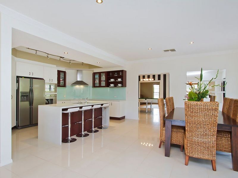 17 Waldorf Place, Maudsland QLD 4210