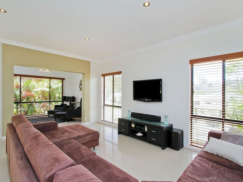 17 Waldorf Place, Maudsland QLD 4210