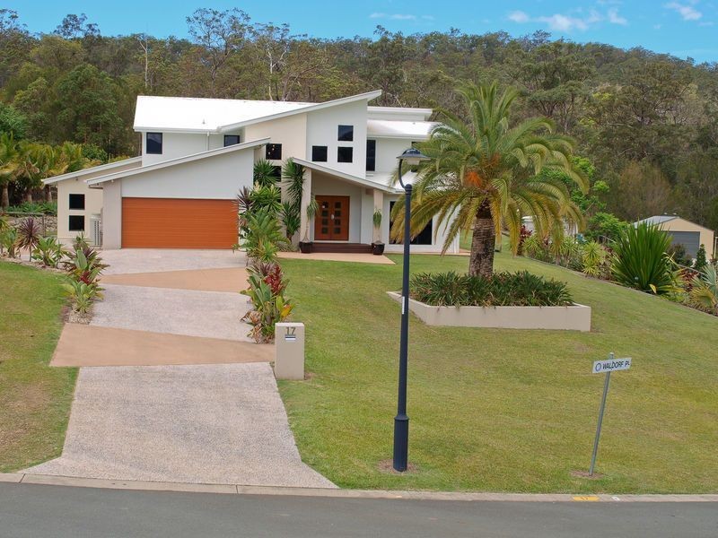 17 Waldorf Place, Maudsland QLD 4210