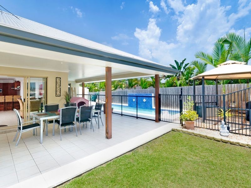 6 Mcrae Circuit, Pacific Pines QLD 4211